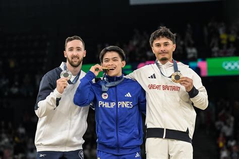 carlos yulo height and weight|Golden hour: Gymnast Carlos Yulo finally nails biggest Olympics .